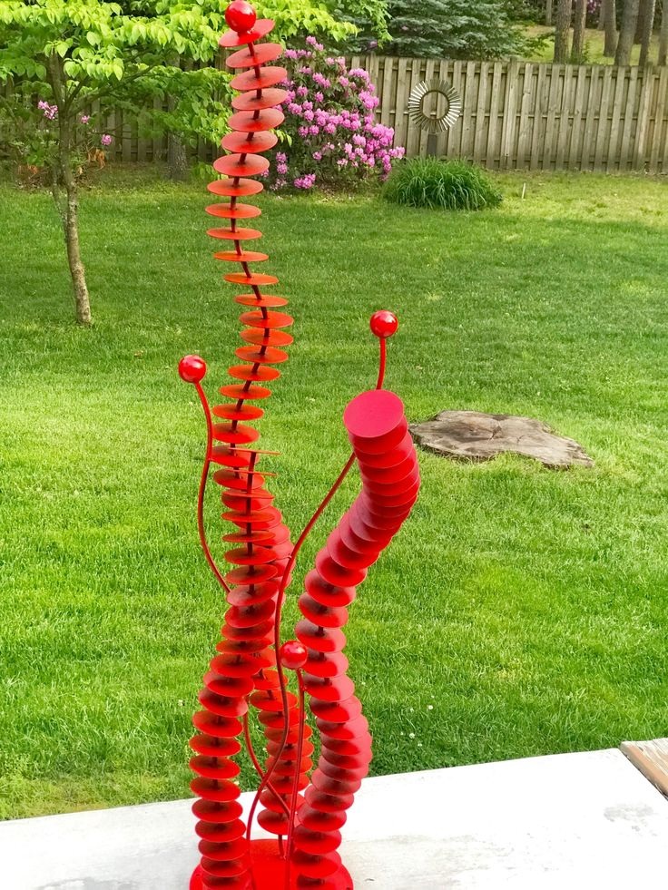 SketchUp草图大师SU创建桉树红色螺旋现代花园雕塑